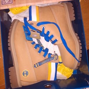 New in box kids timberlands size 4